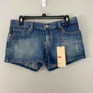 Levi’s Jean Shortie Shorts. Size 28.